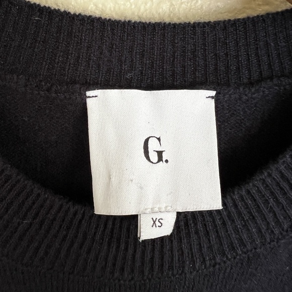 GWYN 100% Cashmere Signature Puff Sleeve Crew Sweater in Navy Blue - Picture 8 of 11
